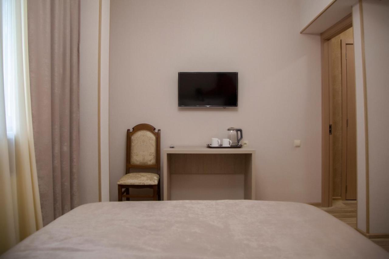 Family Hotel Triston Tiflis Exterior foto