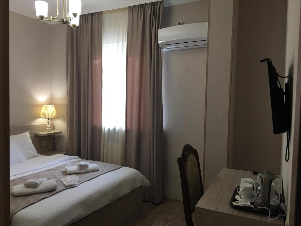 Family Hotel Triston Tiflis Exterior foto