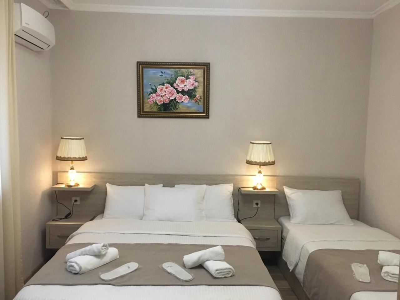 Family Hotel Triston Tiflis Exterior foto